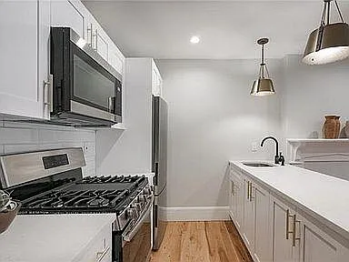 Building Photo - 67 Renwick St #1