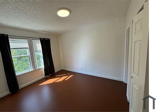 4th image of 1624 Keith St