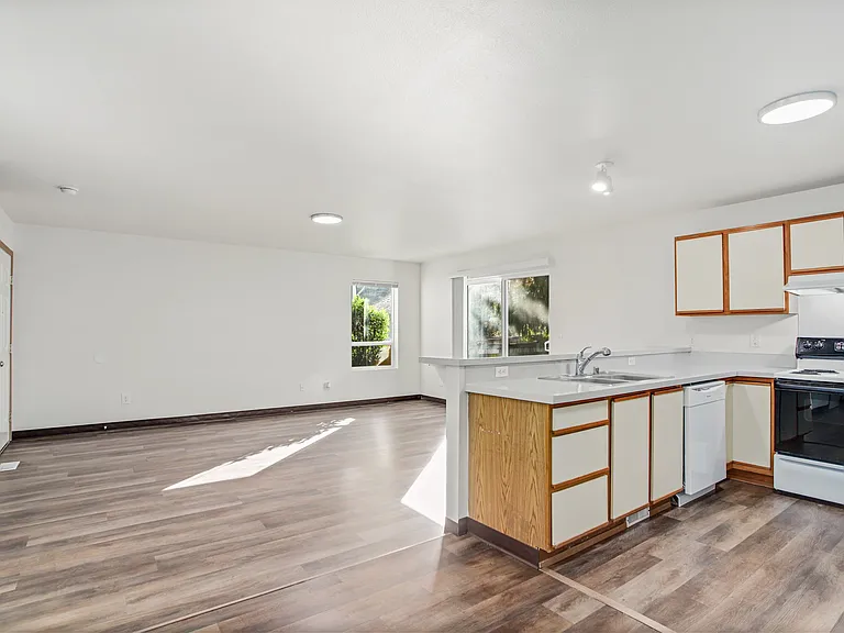 Kinwood Townhomes — Photo 12