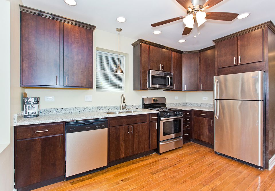 1st image of 3727 N Marshfield Ave #1