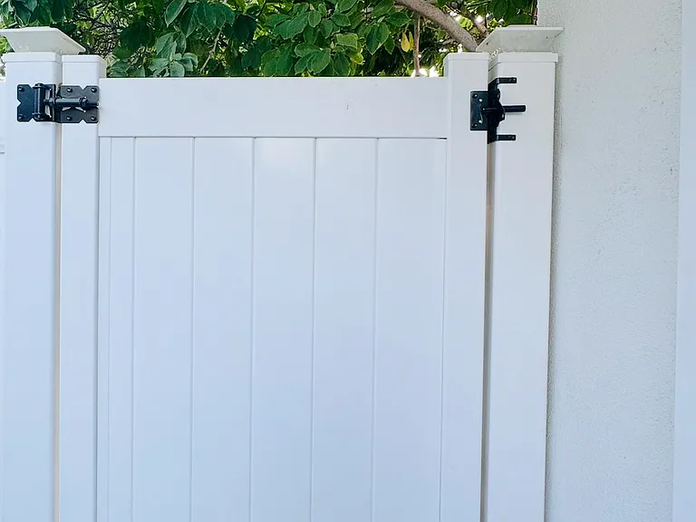 2 Outdoor Lights.