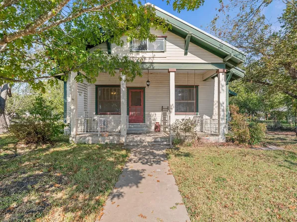 110 W Pecan St, Hutto, TX 78634