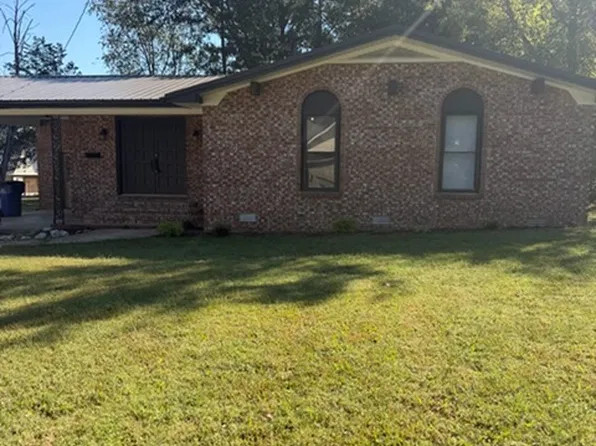 1668 Stonewall St N, Mc Kenzie, TN 38201