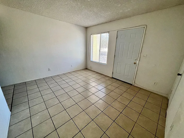73433 Sun Valley Dr — Photo 5