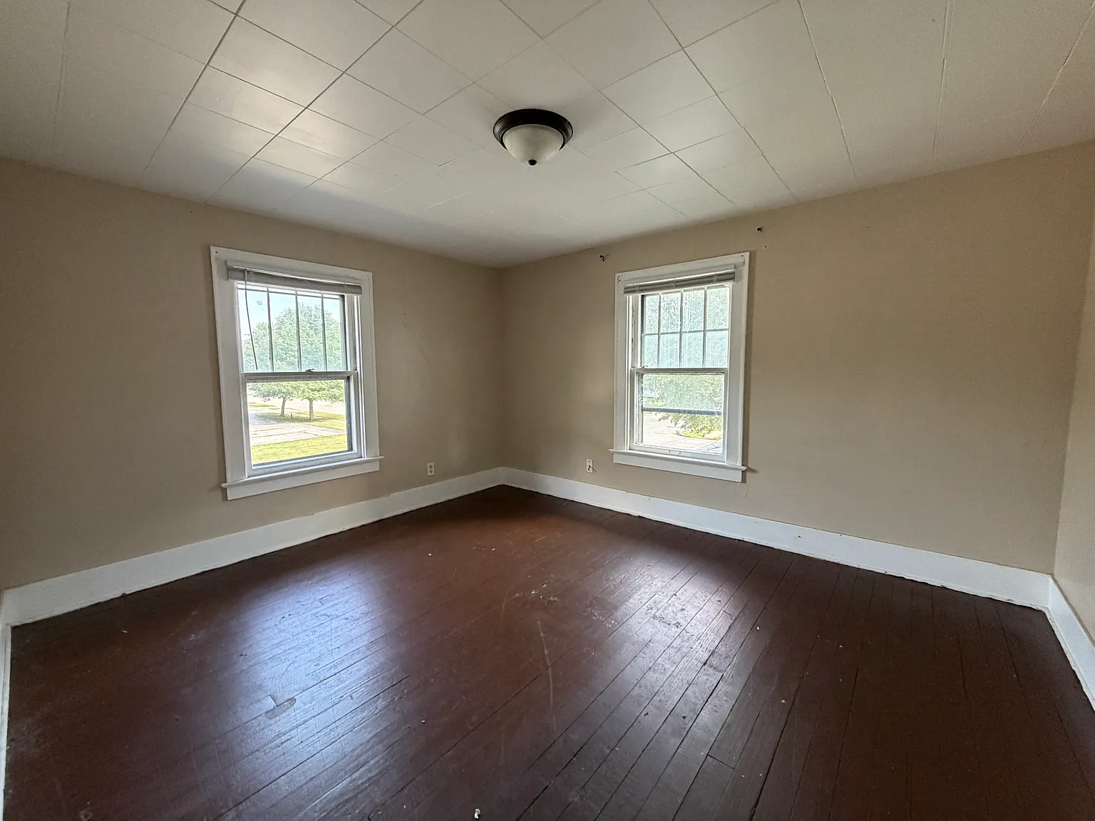 3 bed, 1276 sqft, $1,300 — Photo 4