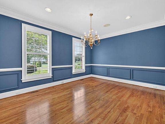 3rd image of 230 Kilgore Cir