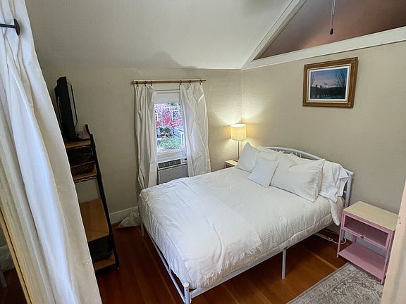 2nd image of 706 Sherman Ave #4