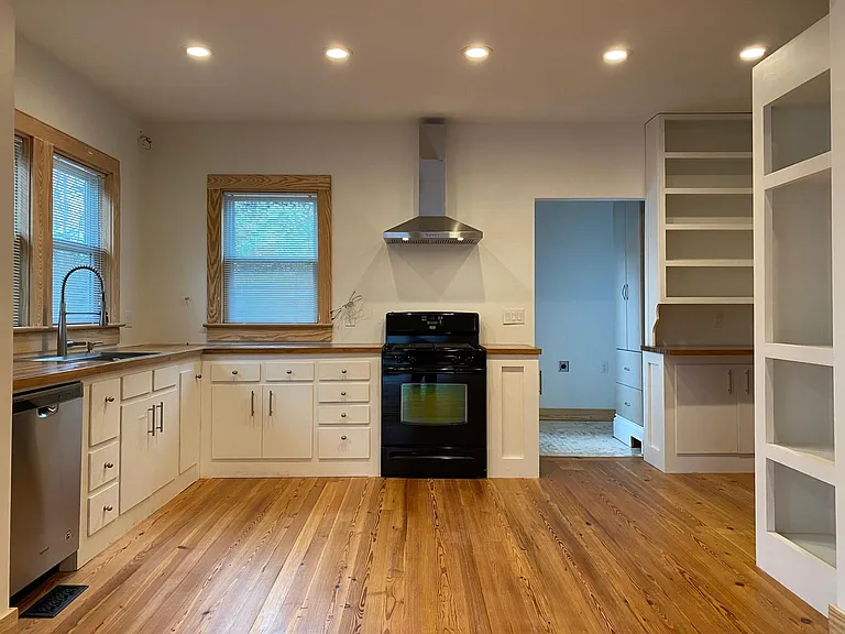 721 Windsor Pkwy NE — Photo 10