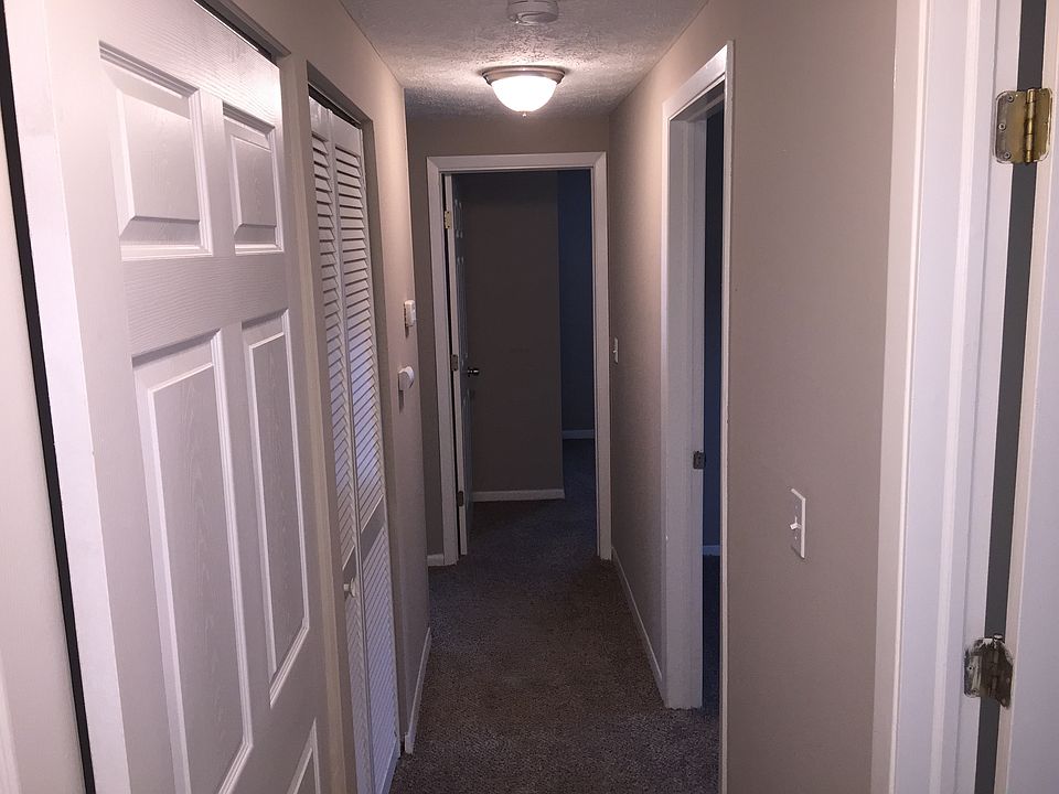 2nd image of 812 Orchard Glen Ct