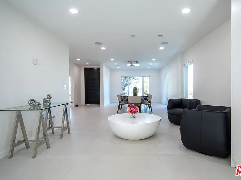 9432 Oakmore Rd — Photo 5