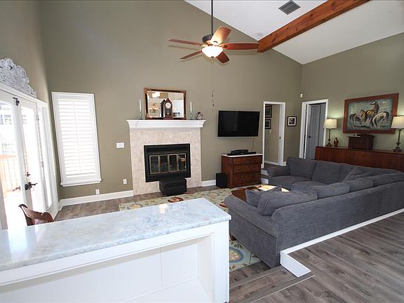 3rd image of 676 Greywood Dr