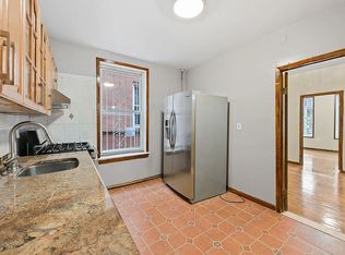 396 E 96th St #1R, Brooklyn, NY 11212