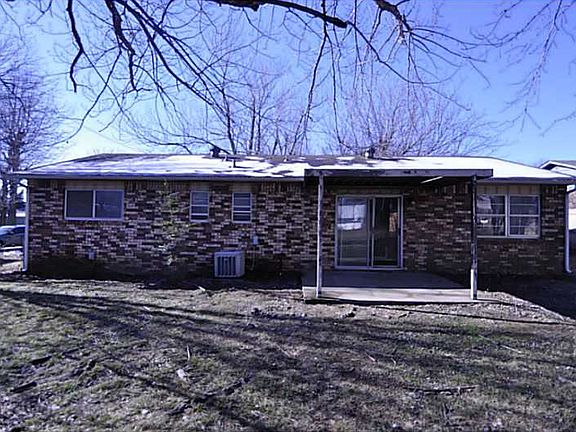 3rd image of 2816 N Peg Ln
