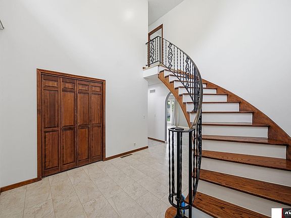 5th image of 6801 Sumner St