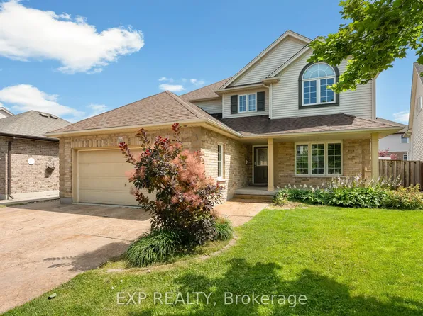18 Briarwood Dr, Saint Catharines, ON L2S 4A7