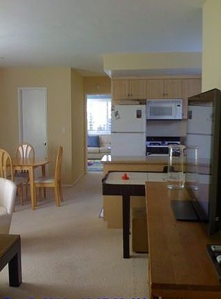 4th image of 2811 N Valley Dr
