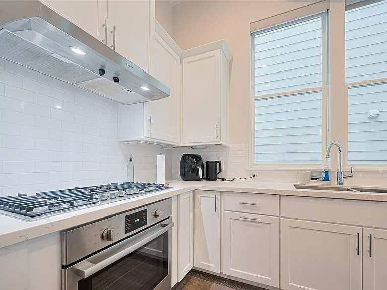 5308 S Capitol St — Photo 11