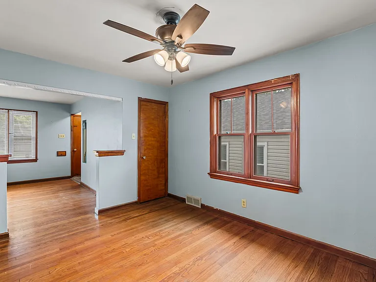 237 S Hartnett Ave — Photo 5