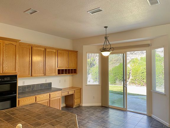 2nd image of 425 Renpoint Ct