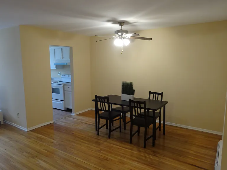 Windsor Oaks Apartments of New Haven, CT — Photo 13