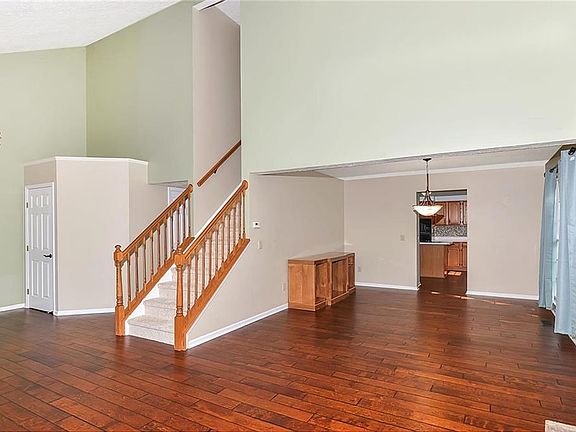 3rd image of 11930 Glen Scott Dr