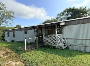 569 Carr Wynn Rd, La Follette, TN 37766