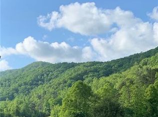 15 Meadow Hill Rd, Fairview, NC 28730