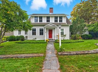 18 Little Point Street, Essex, CT 06426