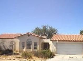 17319 Queensglen Ave, Lake Los Angeles, CA 93591