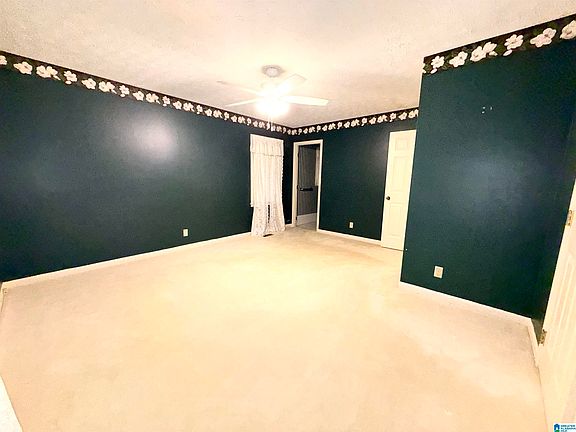 4th image of 708 Breezeway Cir