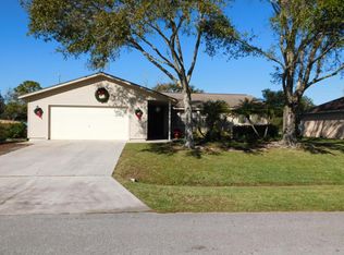 745 Banks St NW, Palm Bay, FL 32907