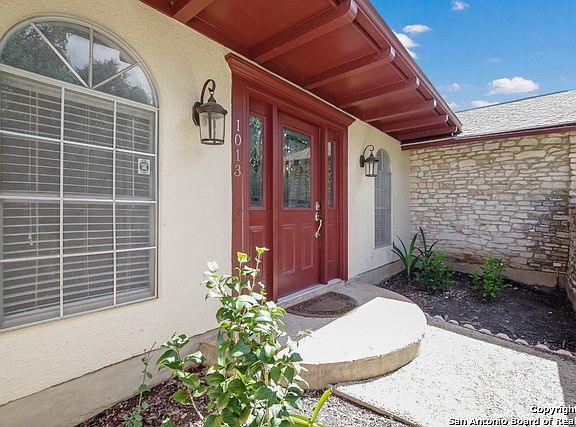 2nd image of 1013 Antler Dr