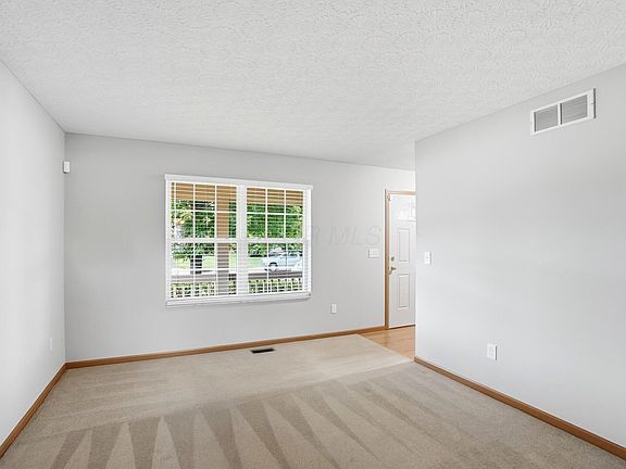 5th image of 4477 Knoll Crest Dr
