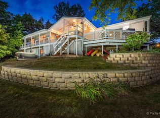 400 Castle Rd, Mchenry, IL 60050