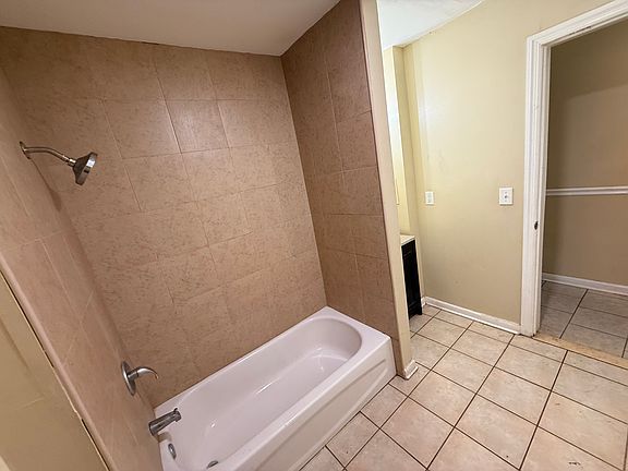 4th image of 207 N 4th St Floor 1