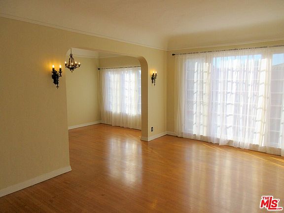 3rd image of 754 S Orange Grove Ave