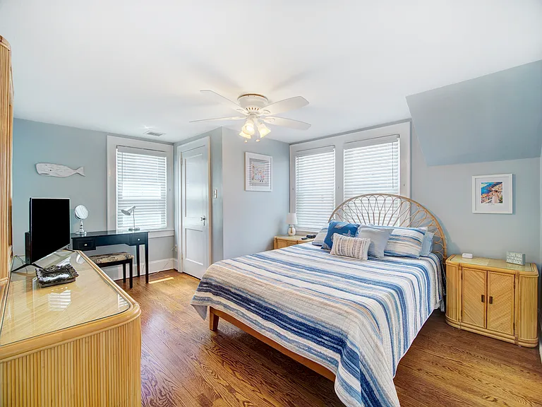 1704 Surf Ave — Photo 13