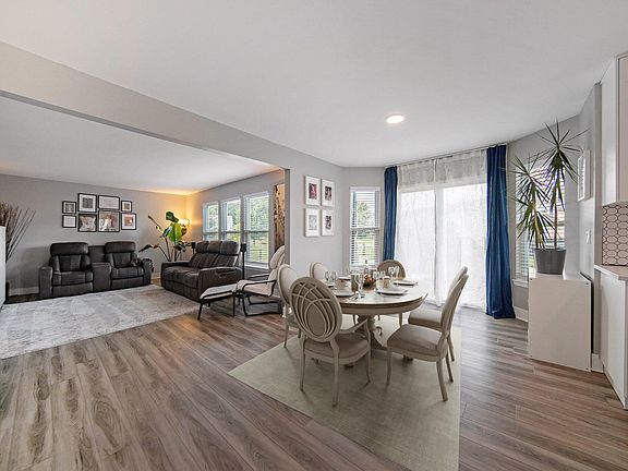4th image of 8867 Somerset Ln