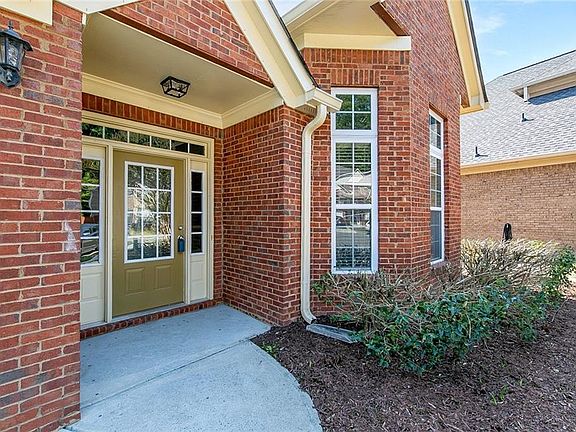 3rd image of 3503 Newtons Crest Cir