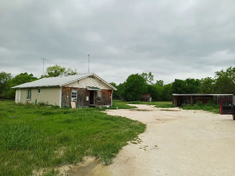 133 County Road 192 — Photo 1