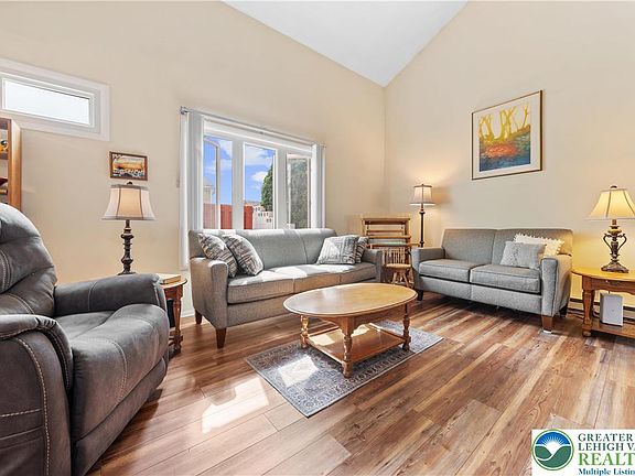 4th image of 84 Covington Pl