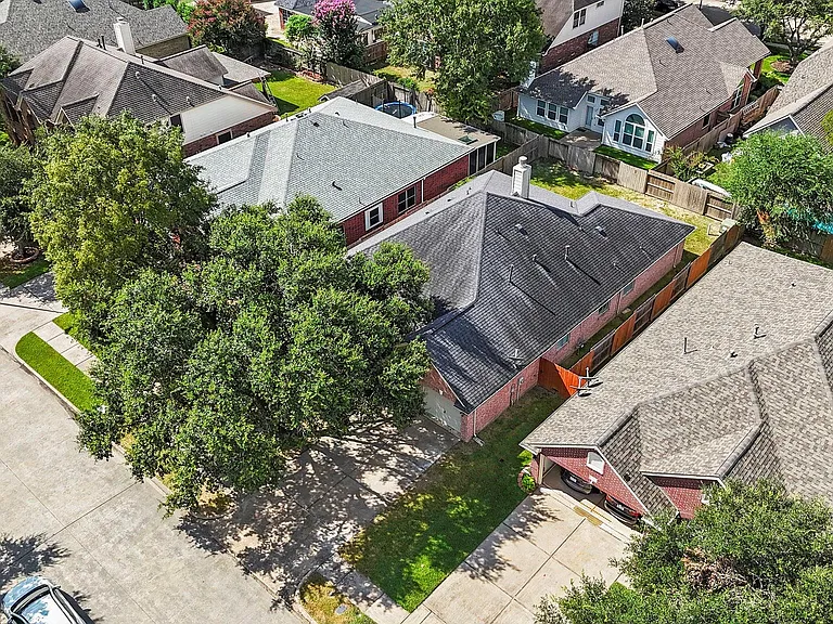 10415 Courtley St — Photo 33