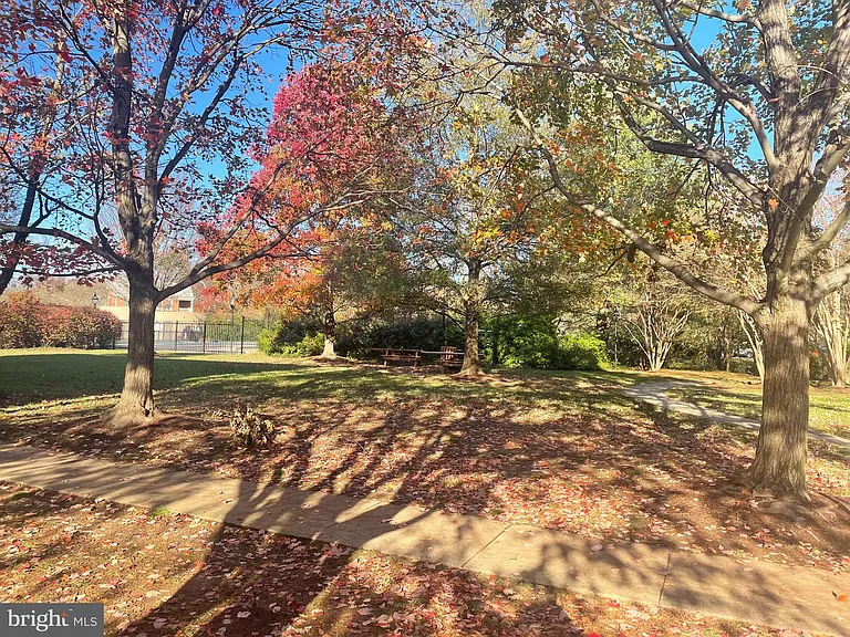 6704 W Wakefield Dr #B2 — Photo 17