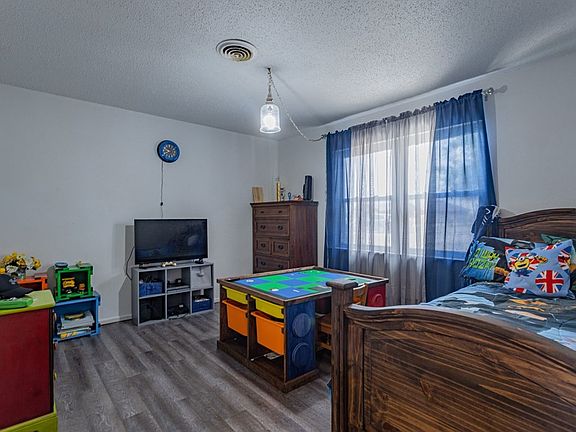 4th image of 3049 N Ambassador Ave