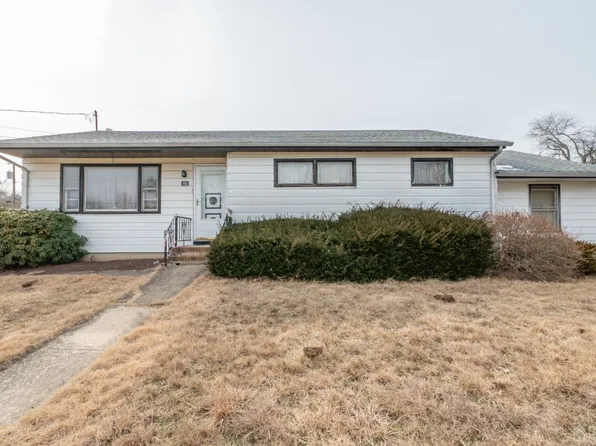 37 Steinhardt Ave, Old Bridge, NJ 08857