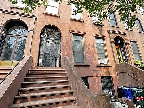 3rd image of 602 Henry St