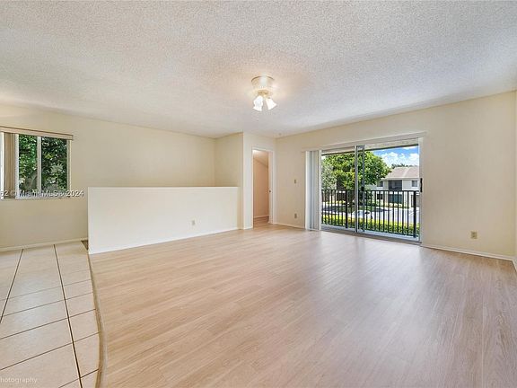 4th image of 110 Gardens Dr APT 202
