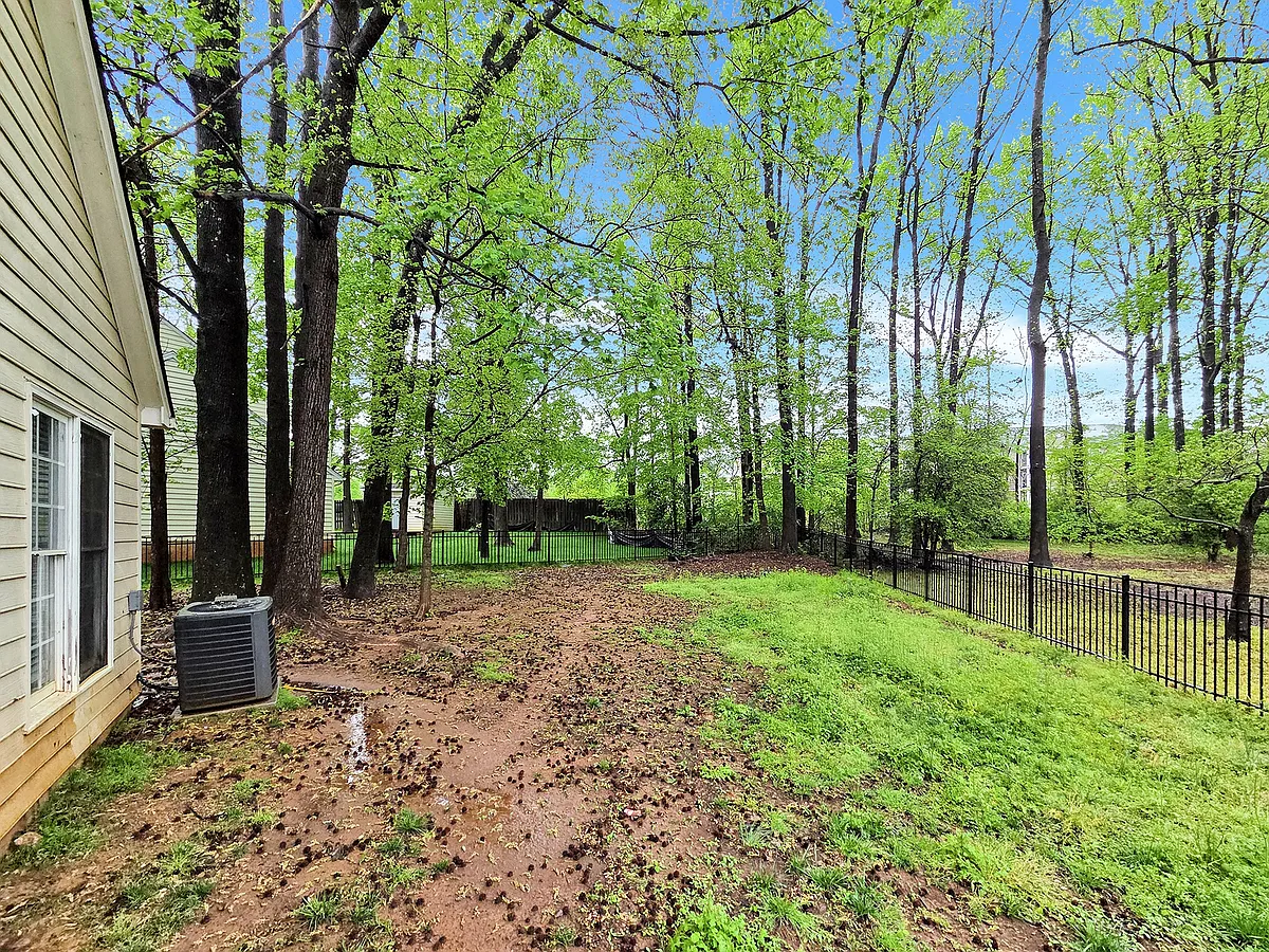 Building Photo - 6520 White Pine Ln