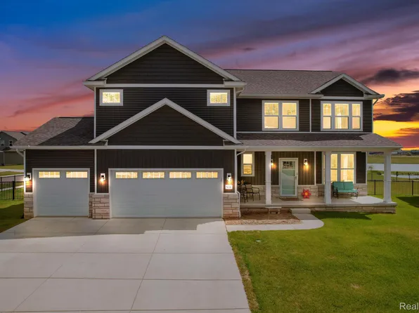 538 Trestle Dr, Howell, MI 48843