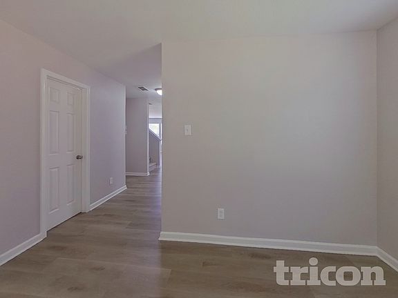 5th image of 1829 Oakdale Green Dr